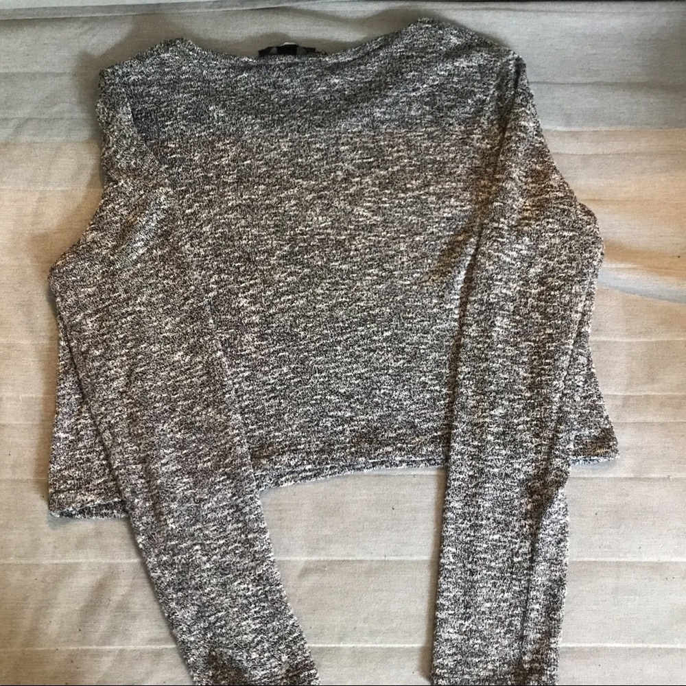 Long Sleeve Cropped Pullover
